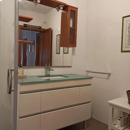 Vut Comuneros Apartment *