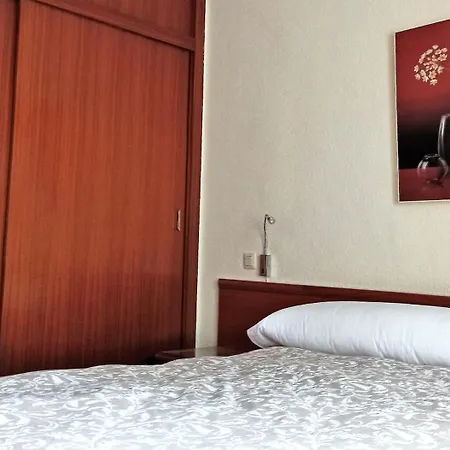 Vut Comuneros Apartment